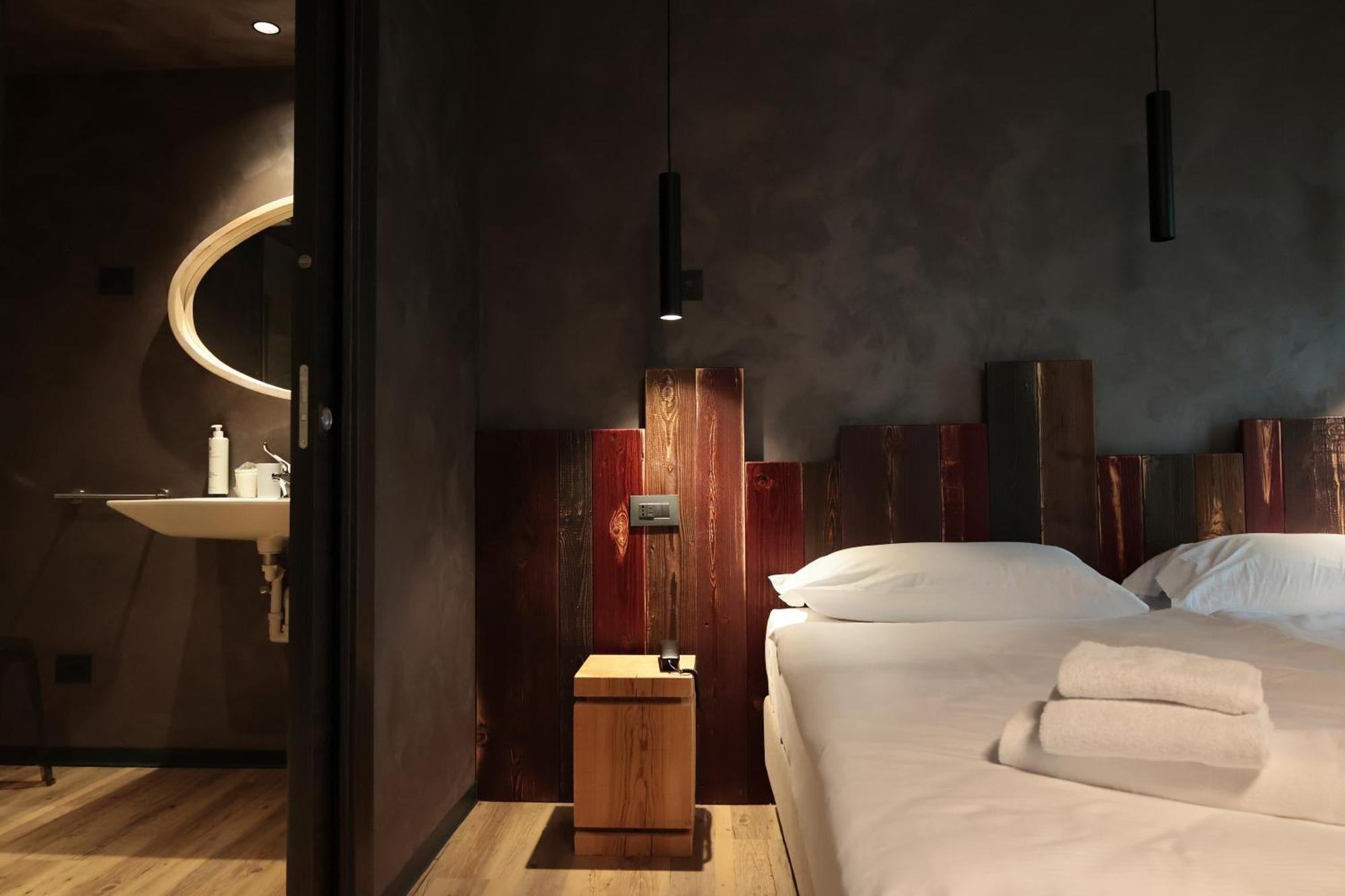 Crimea Wine Hotel Chiavenna